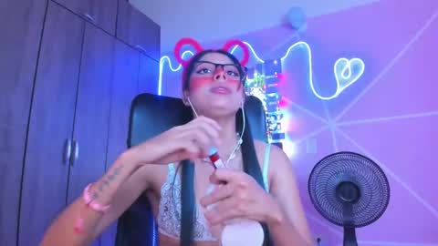 Snapshot of xallysonx_ chatting on February 4, 2025, 5:34 pm XALLYSONX online show from February 4, 2025, 5:34 pm