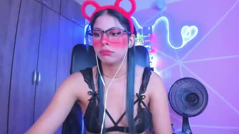Snapshot of xallysonx_ chatting on February 5, 2025, 2:26 pm XALLYSONX online show from February 5, 2025, 2:26 pm