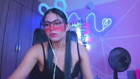 Snapshot of xallysonx_ chatting on February 11, 2025, 2:35 pm XALLYSONX online show from February 11, 2025, 2:35 pm