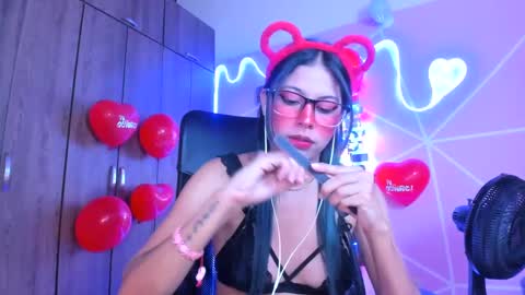 Snapshot of xallysonx_ chatting on February 15, 2025, 5:39 pm XALLYSONX online show from February 15, 2025, 5:39 pm