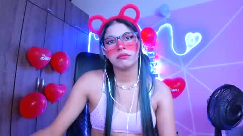 Snapshot of xallysonx_ chatting on February 16, 2025, 11:49 am XALLYSONX online show from February 16, 2025, 11:49 am