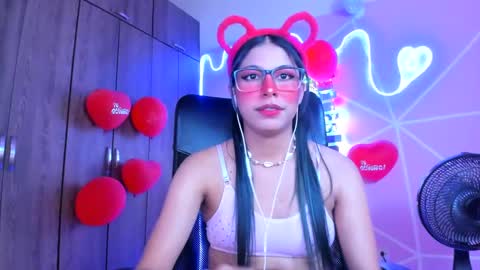 Snapshot of xallysonx_ chatting on February 20, 2025, 5:29 pm XALLYSONX online show from February 20, 2025, 5:29 pm
