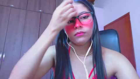 XALLYSONX online show from July 27, 2026, 12:01 pm