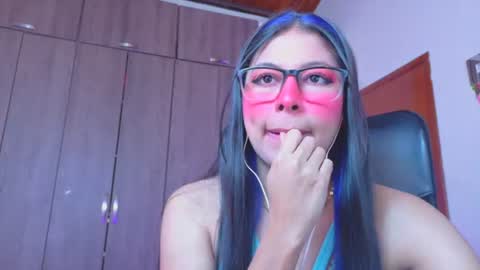 XALLYSONX online show from July 28, 2026, 2:13 pm
