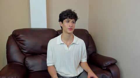 Snapshot of xam_collen chatting on December 17, 2025, 2:45 pm xam_collen online show from December 17, 2025, 2:45 pm