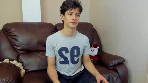 Snapshot of xam_collen chatting on December 18, 2025, 3:40 pm xam_collen online show from December 18, 2025, 3:40 pm