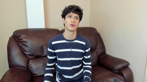 Snapshot of xam_collen chatting on December 22, 2025, 5:21 pm xam_collen online show from December 22, 2025, 5:21 pm