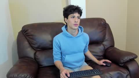 Snapshot of xam_collen chatting on January 12, 2026, 10:04 pm xam_collen online show from January 12, 2026, 10:04 pm