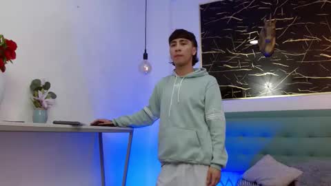 xandergrey8 online show from January 14, 2026, 7:08 pm