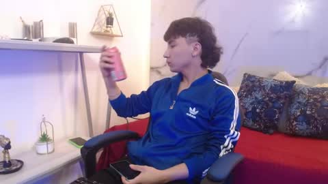 xandergrey8 online show from April 28, 2026, 7:08 pm