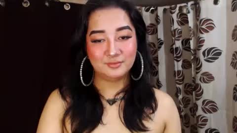 Nira   NOT INTO CHEAP GUYS  online show from January 5, 2025, 8:52 pm