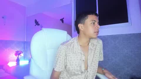 xavier fox   online show from October 24, 2025, 3:36 am