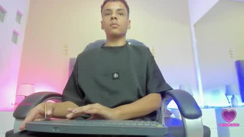 xavier fox   online show from March 22, 2026, 2:20 pm