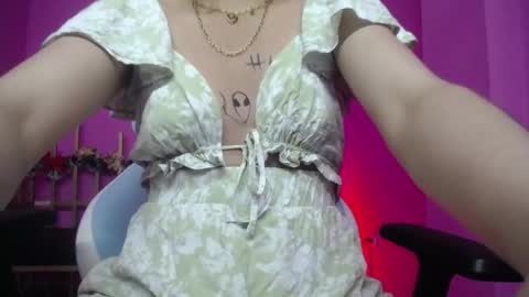 Xayah online show from December 3, 2024, 2:05 pm