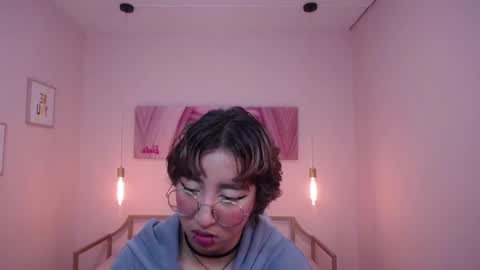 Xayah online show from February 17, 2025, 4:26 pm