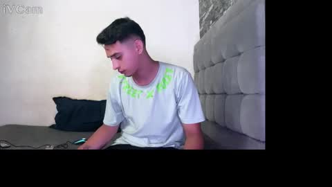 xboyxfe online show from September 29, 2025, 1:11 am