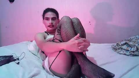 britany   online show from November 22, 2025, 4:33 am