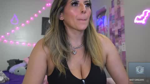 Snapshot of xclusivesecrets chatting on October 3, 2025, 7:11 pm spoil me here  online show from October 3, 2025, 7:11 pm