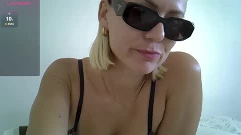 Daisy Hansen online show from February 8, 2025, 11:33 am