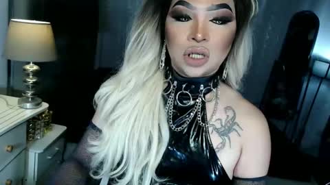 Snapshot of xdirtyflirtyx chatting on October 8, 2025, 6:27 pm Zhavia online show from October 8, 2025, 6:27 pm