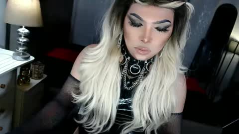 Snapshot of xdirtyflirtyx chatting on October 16, 2025, 6:53 pm Zhavia online show from October 16, 2025, 6:53 pm