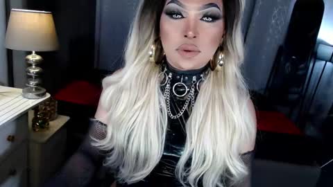Snapshot of xdirtyflirtyx chatting on October 20, 2025, 6:52 pm Zhavia online show from October 20, 2025, 6:52 pm