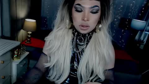 Snapshot of xdirtyflirtyx chatting on October 25, 2025, 6:46 pm Zhavia online show from October 25, 2025, 6:46 pm