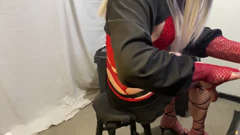 xdresserwithass online show from February 15, 2025, 9:27 am
