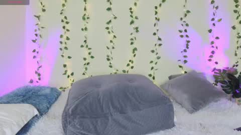 Snapshot of xemilycb chatting on May 17, 2026, 1:03 am online show from May 17, 2026, 1:03 am