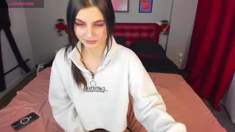 Snapshot of xenaolsen chatting on March 4, 2025, 1:49 pm Emma online show from March 4, 2025, 1:49 pm