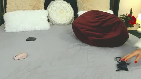 XeniaBlue online show from December 30, 2024, 1:25 pm