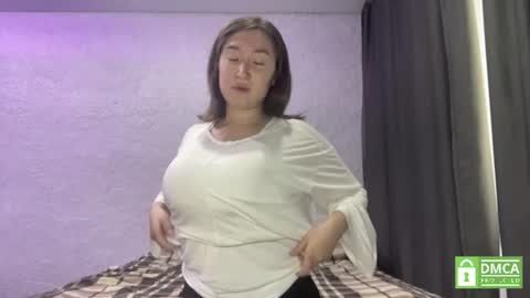 Snapshot of xeniabungard chatting on July 1, 2026, 8:38 am Mia online show from July 1, 2026, 8:38 am