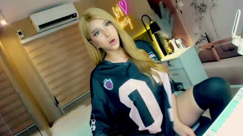 hey honey online show from June 8, 2026, 5:52 am