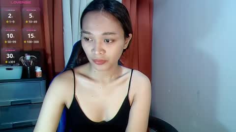 xhotlickerkiarax online show from December 7, 2024, 1:14 am