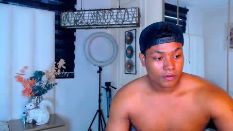 MICHAEL HUGE online show from December 20, 2024, 5:08 pm