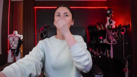 XiaQueen   I M online show from September 27, 2025, 8:14 pm