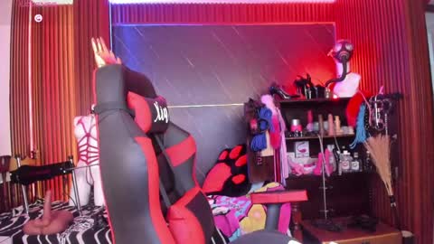 XiaQueen   I M online show from April 27, 2026, 12:03 pm