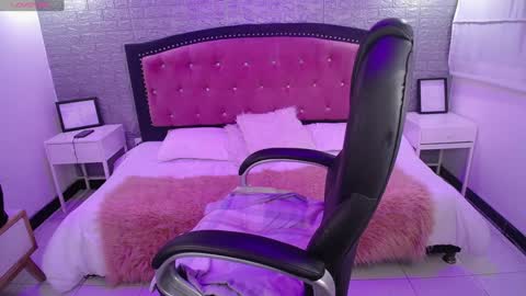 xiomy online show from December 2, 2024, 2:09 am