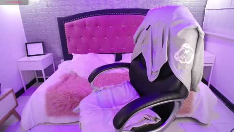 xiomy online show from February 7, 2025, 2:08 am
