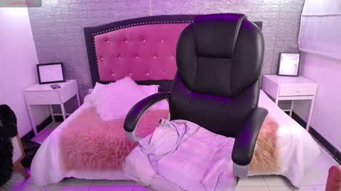 xiomy online show from February 12, 2025, 2:03 am