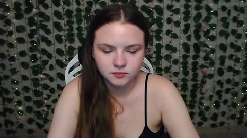 Lina online show from December 6, 2024, 4:25 am