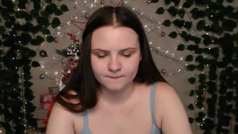 Lina online show from December 15, 2024, 7:13 am