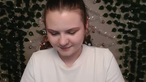 Lina online show from December 19, 2024, 7:29 am
