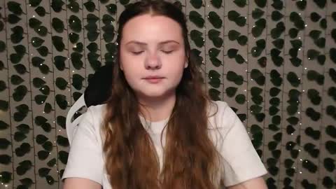 Lina online show from January 6, 2025, 4:04 am