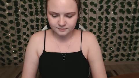 Lina online show from February 25, 2025, 7:09 am