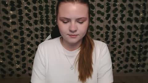 Lina online show from March 9, 2025, 5:22 am