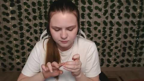 Lina online show from March 9, 2025, 8:29 am