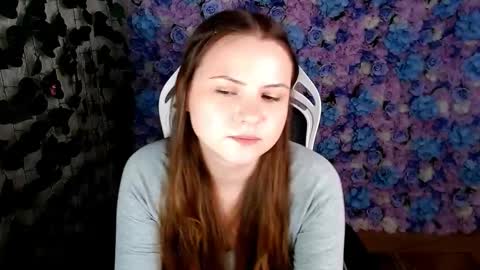 Lina online show from September 9, 2025, 5:29 am