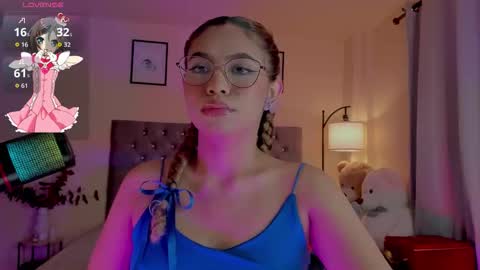 camila online show from December 4, 2025, 8:39 pm