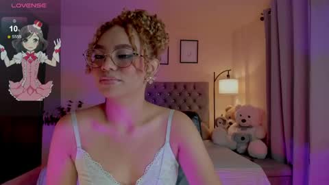 Snapshot of ximena_sotto1 chatting on April 28, 2026, 2:27 am camila online show from April 28, 2026, 2:27 am